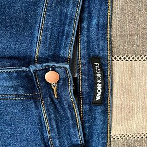 FashionNova High Rise Skinny Jeans Distressed